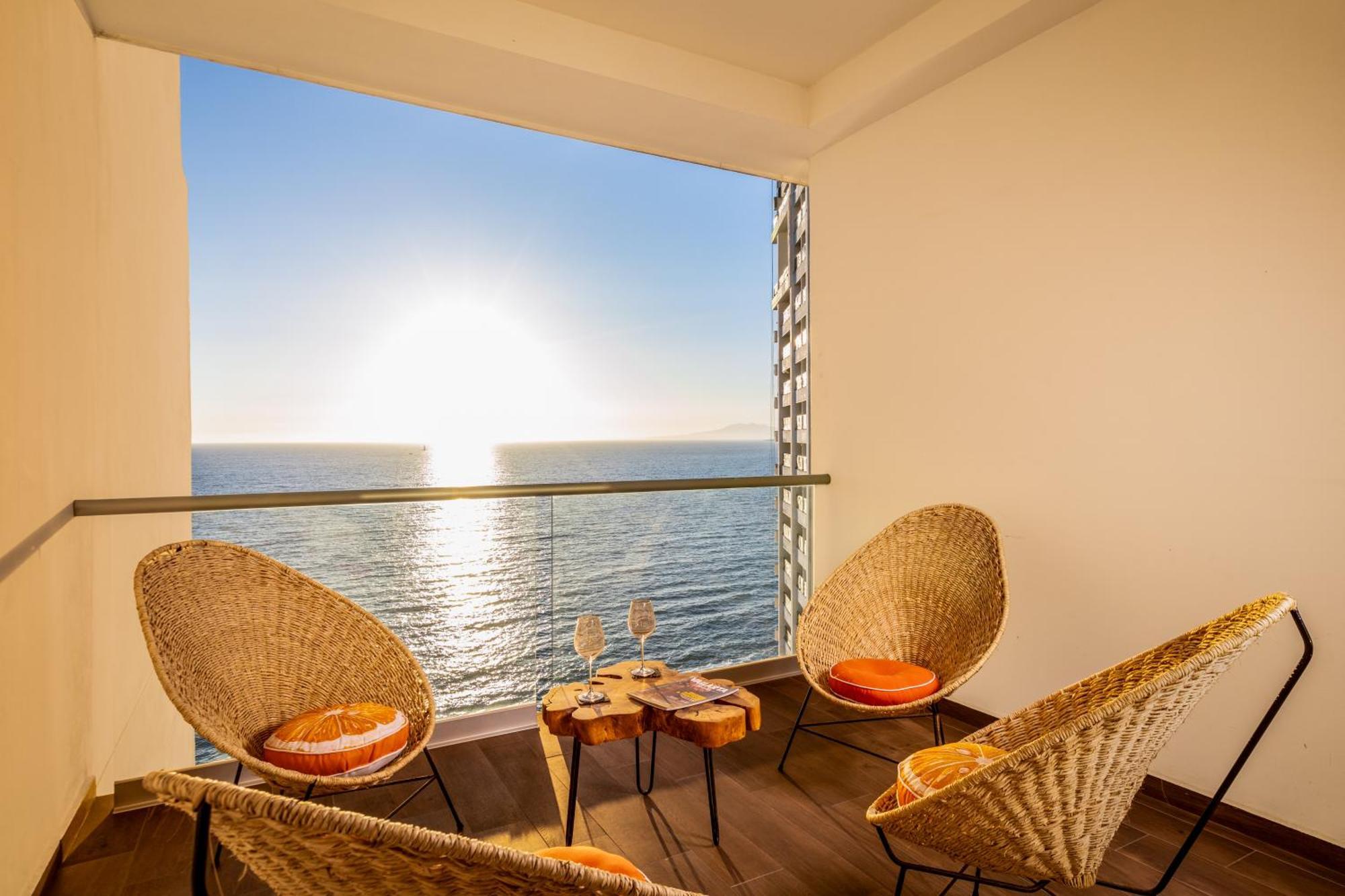 Harbor 13008A Artistic Beachfront Studio By Moikkarentals Puerto Vallarta Exterior foto
